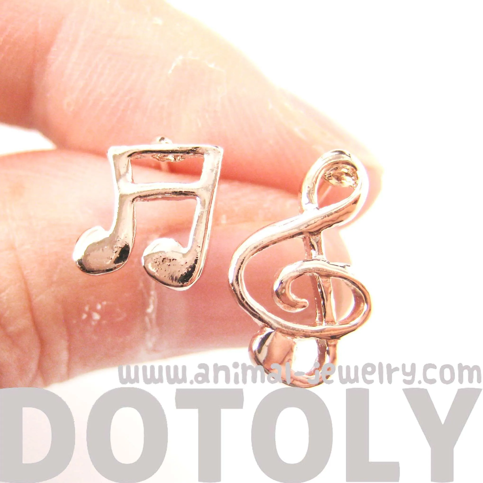 Simple Musical Note Shaped Stud Earrings in Rose Gold